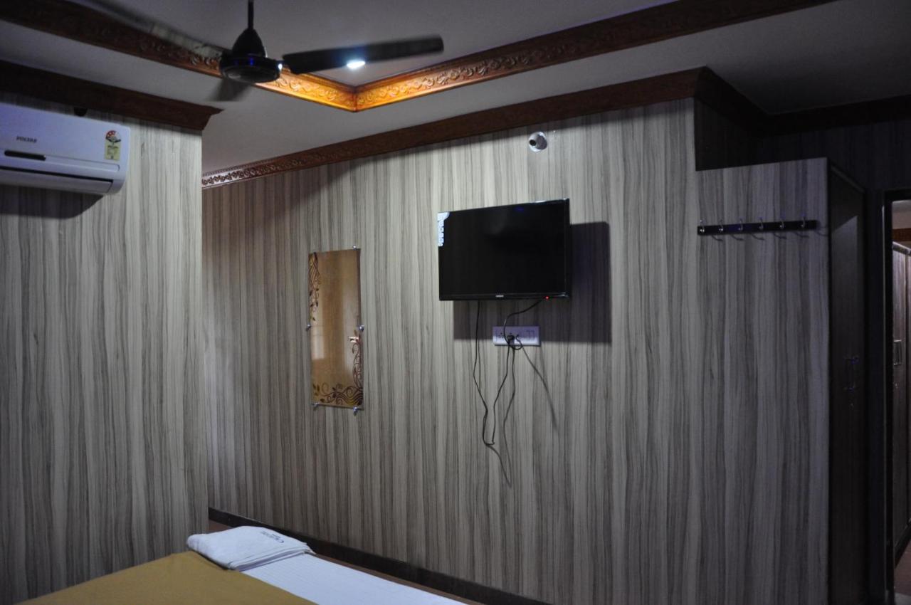 C M Hotel Dharmapuri Exterior foto